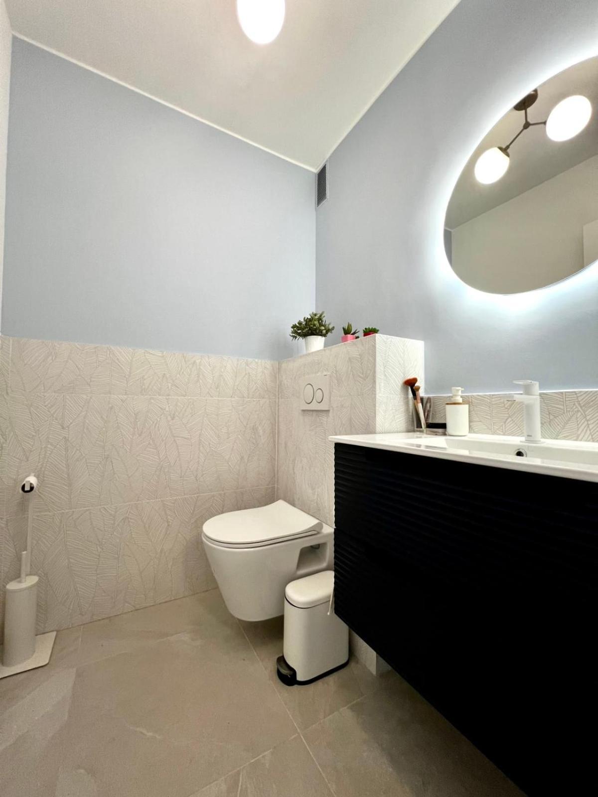 Seafront One Bedroom Apartment With A Terrasse Swimming Pool And A Parking Antibes Extérieur photo